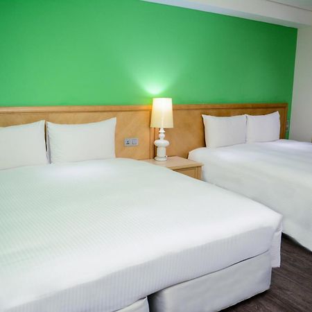 Green World Triple Beds Taipei Exterior photo