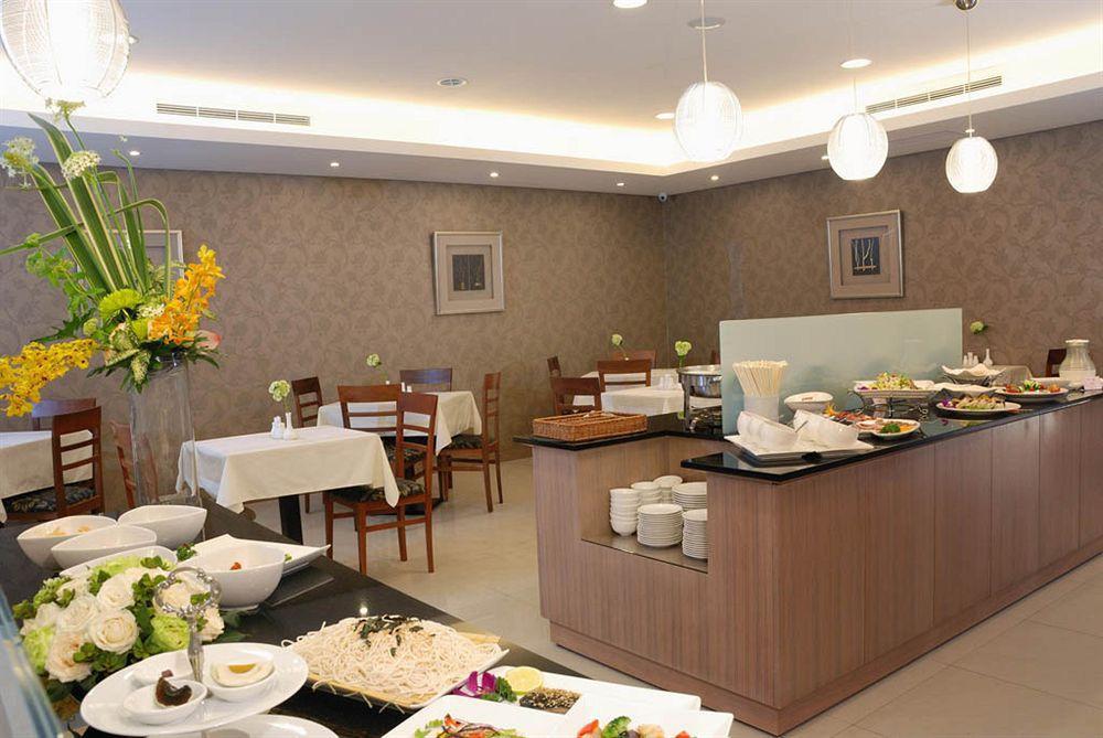 Green World Triple Beds Taipei Exterior photo