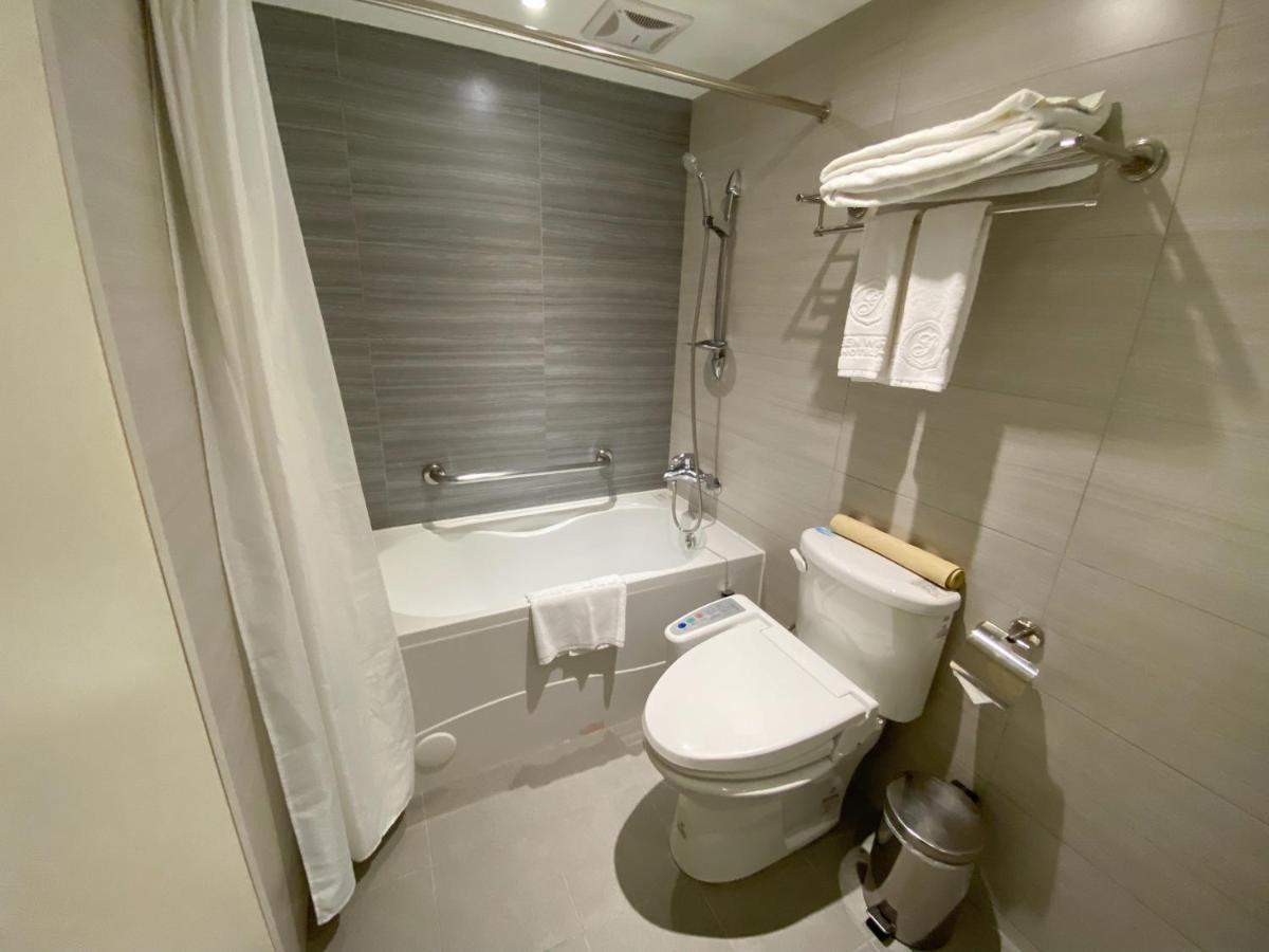 Green World Triple Beds Taipei Exterior photo