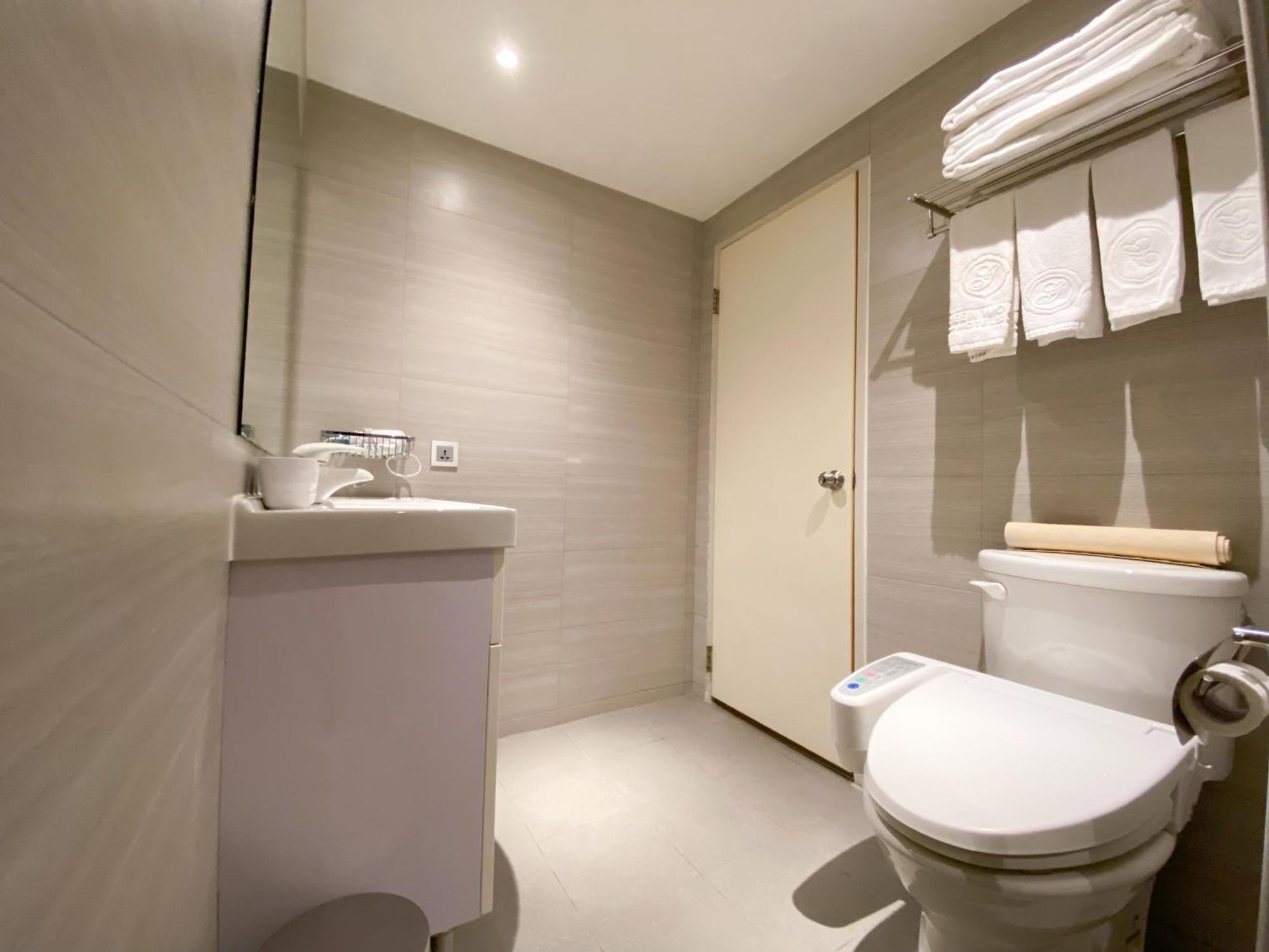 Green World Triple Beds Taipei Room photo