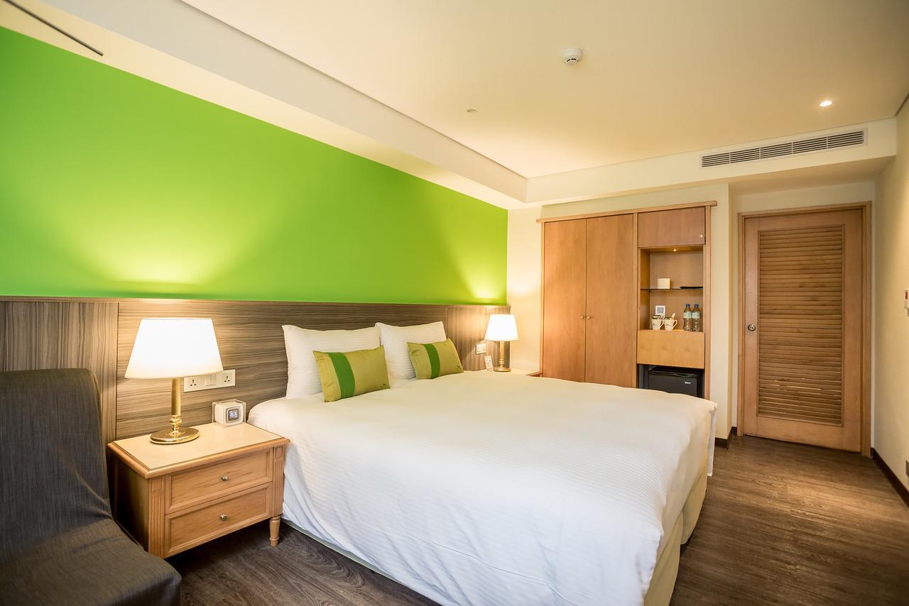 Green World Triple Beds Taipei Exterior photo
